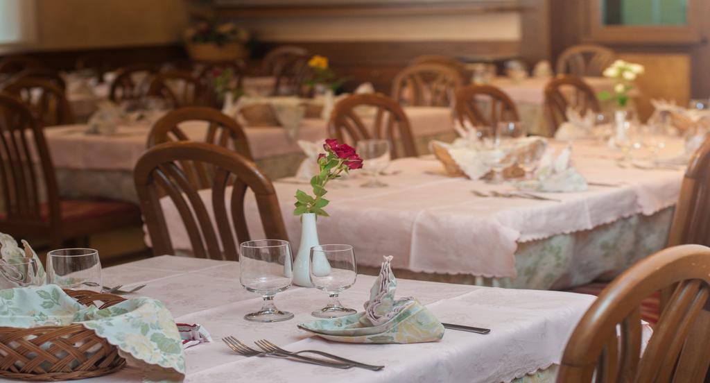 Albergo Sayonara Comano Terme Exterior foto