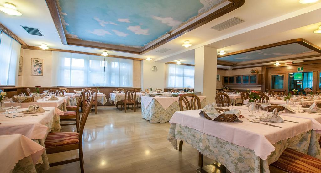 Albergo Sayonara Comano Terme Exterior foto